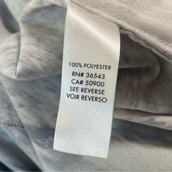 Calvin Klein women grey snake print long sleeves button down shirt. Size L. Use. - Picture 8 of 8